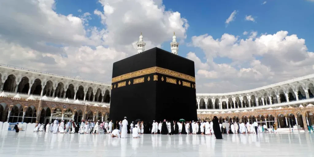 Saudi opens penalty-free exit window for expired Umrah visa holders