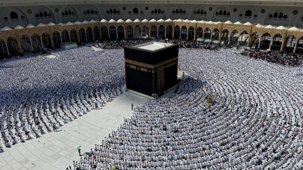 Saudi Arabia Confirms Paid Hajj Leave Rules for Private Sector Workers